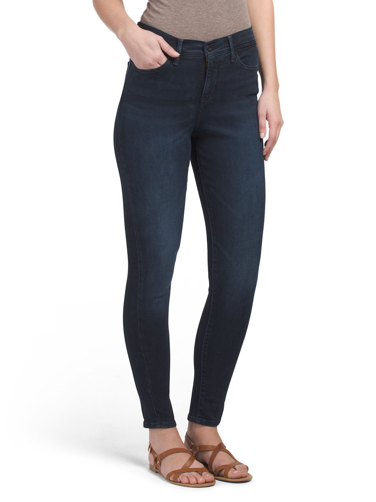 Levi's perfectly slimming 512 top skinny leg