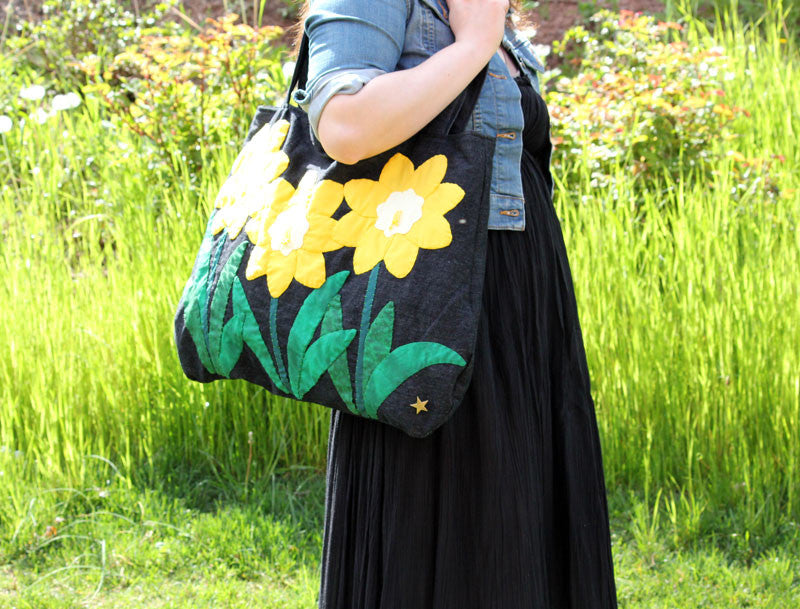 Daffodil Applique Denim Shoulder Handbag - PitaPats.com