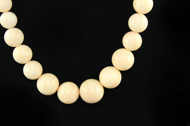 Light Peach Coral Beaded Necklace - PitaPats.com