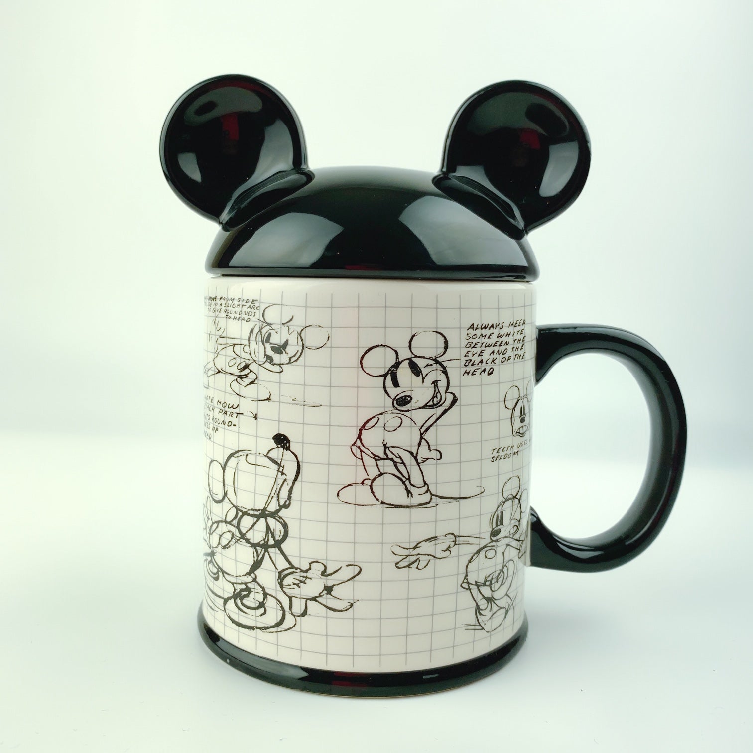 Disney Taza clásica de cerámica de Mickey Mouse, 14 onzas